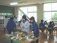 20110408_11kyusyokujunbi1