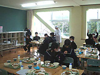 20110408_21kyusyokujunbi1